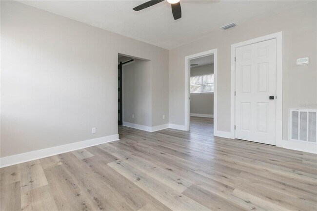Foto del edificio - 2600 52nd Ave N