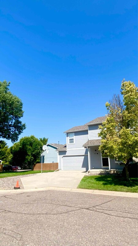 Primary Photo - 930 W 133rd Cir