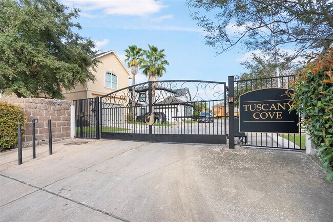 Building Photo - 1495 Silverado Dr