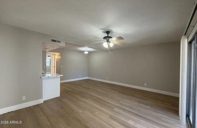 Building Photo - 740 W Elm St