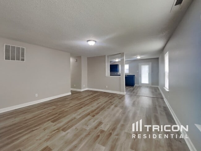 Building Photo - 13336 N Brick Chapel Dr