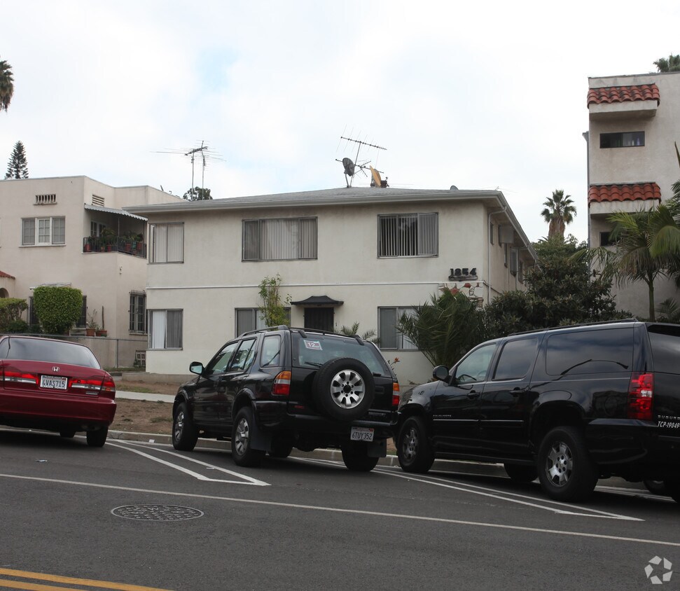 Building Photo - 1854 Winona Blvd
