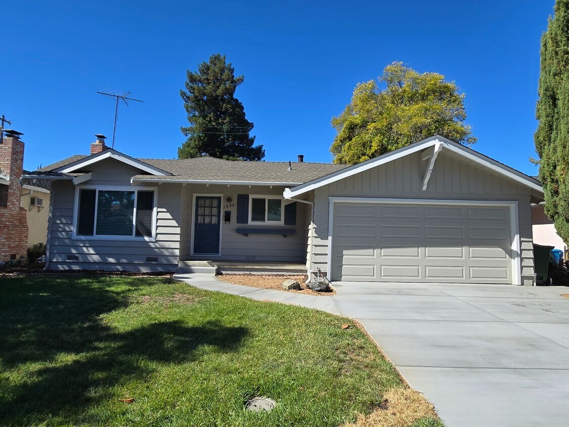 Primary Photo - Renovated Home with New Kitchen, Stainless...