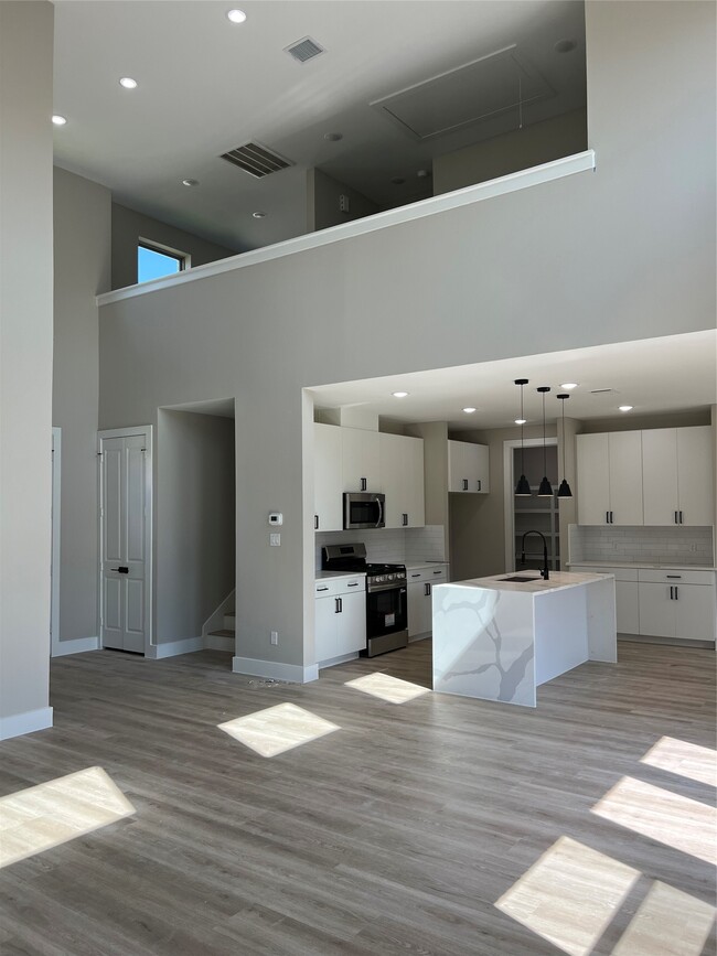 Building Photo - 2603 Piemonte Ave