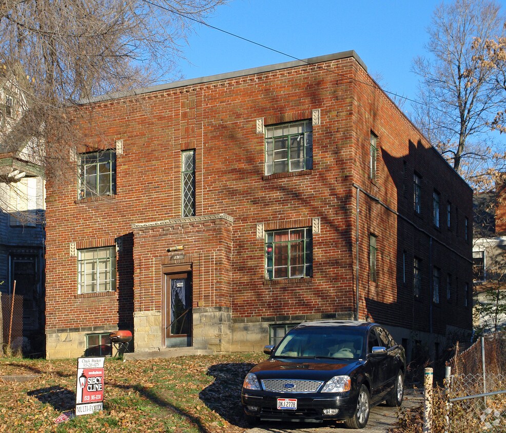 Primary Photo - 296 Mcgregor Ave