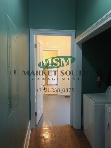 Building Photo - 308 E Waldburg St