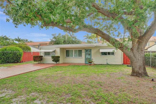 Building Photo - 4928 SW 24th Ave