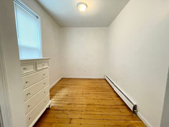 Foto del edificio - Beautiful 4-Bed on Delle Ave — Newly Renovated | In-Unit Laundry | Prime Mission Hill Location
