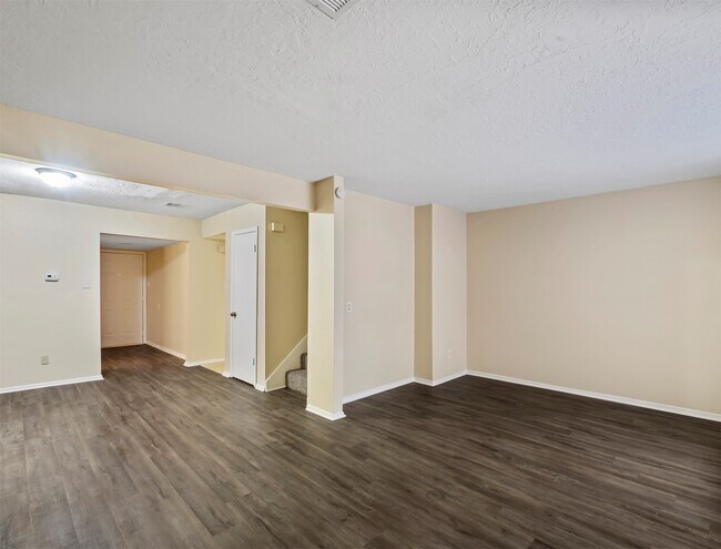 Building Photo - 11315 Beechnut St
