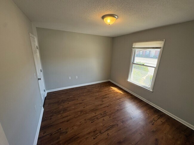 Foto del edificio - 130 Lanier Dr #32