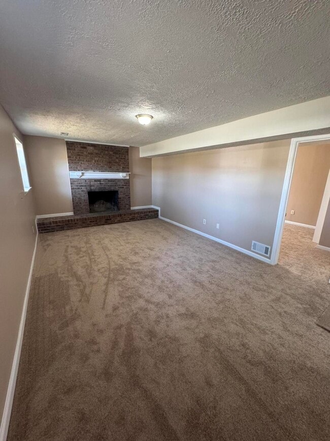 Building Photo - 3372 Otter Creek Dr