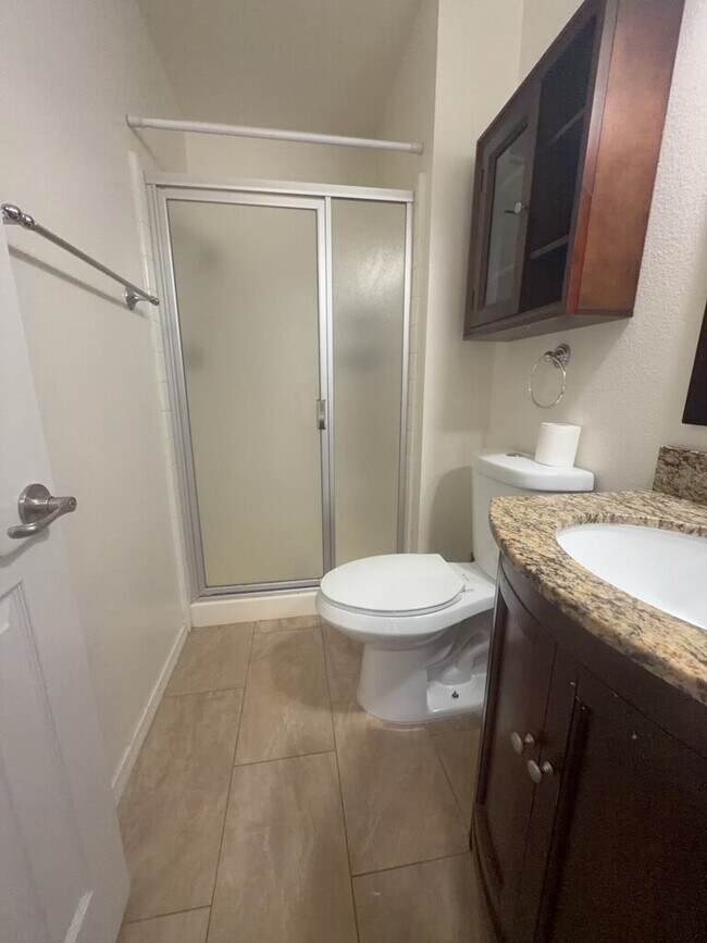 Foto del edificio - 9586 Shadow Springs Dr