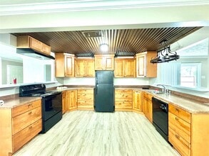 Building Photo - 13034 Peoria St