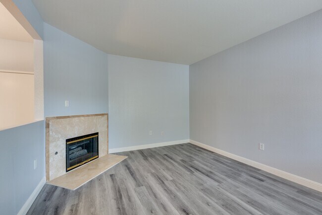 Foto del edificio - Spanish Palms a Guard Gated Community