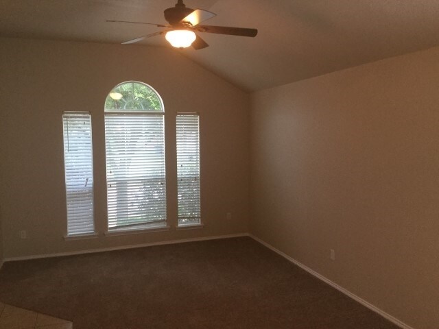 Foto del edificio - 6233 Brooklynn Dr