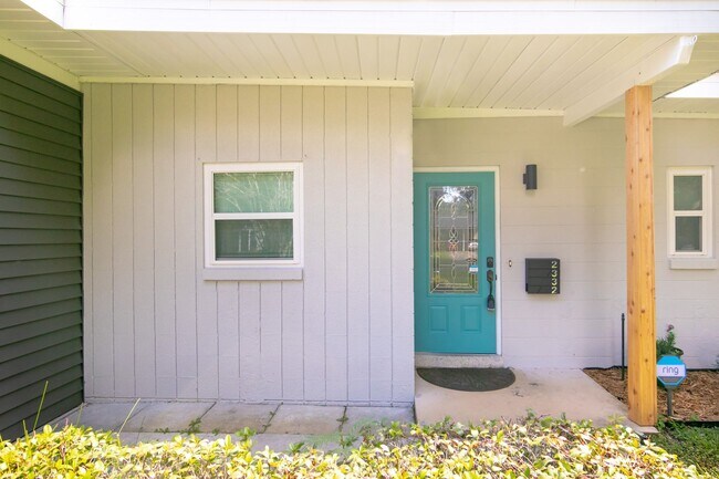 Foto del edificio - Beautiful 3 Bed/2 Bath Home in Winter Park!
