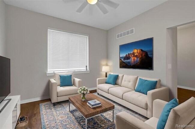 Foto del edificio - 534 E Brickley Ave