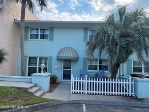 Building Photo - 2233 Seminole Rd