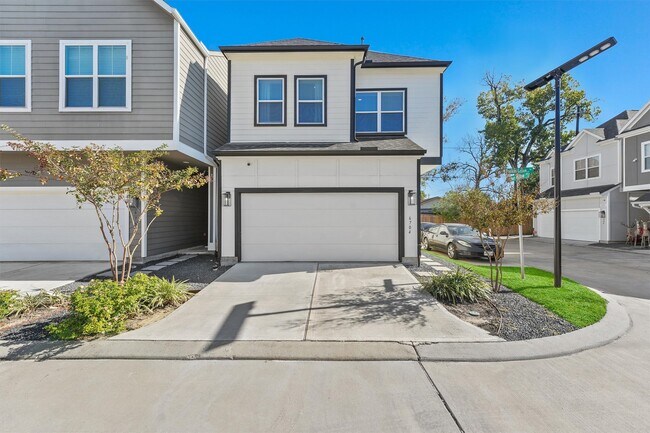 Foto del edificio - 6704 Parker Grv Ln