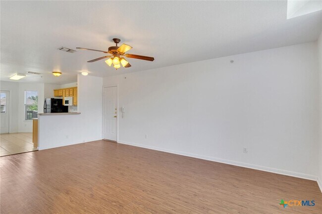 Foto del edificio - 3146 Douglas Fir Dr