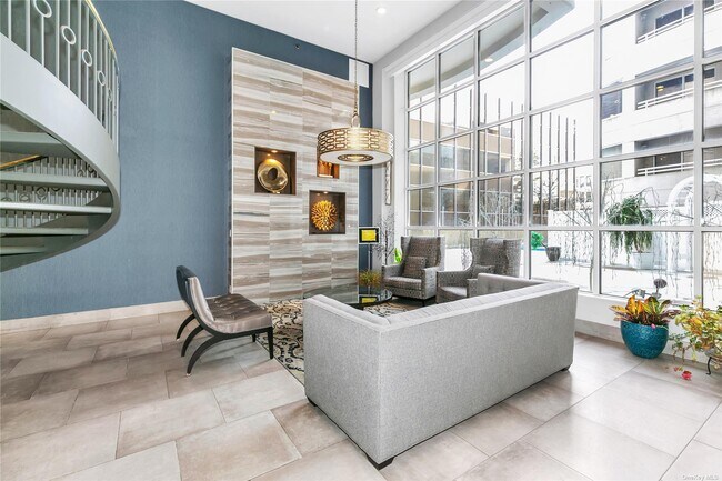 Foto del edificio - 100 Cutter Mill Rd