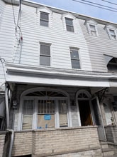 Building Photo - 307 W Centre St