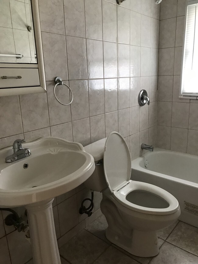 Foto del edificio - 10769 S Pulaski Rd