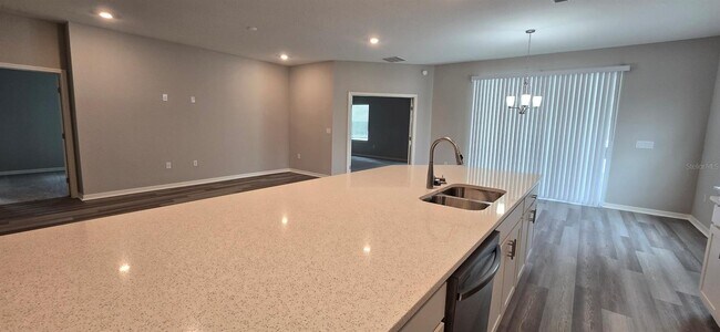 Building Photo - 7501 SW 107th Ln