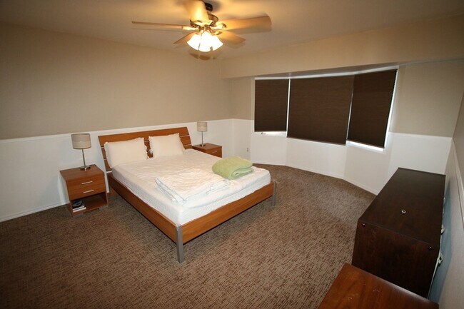 Foto del edificio - 2 Bed, 2 Bath Condo in East Anchorage!