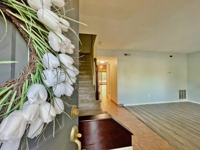 Building Photo - READY 05-20-24!! 3-Bedroom Townhome at the...