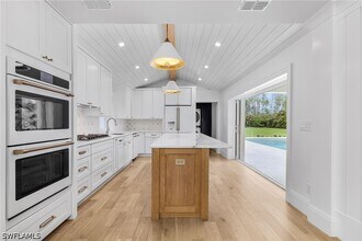 Building Photo - 6155 Standing Oaks Ln