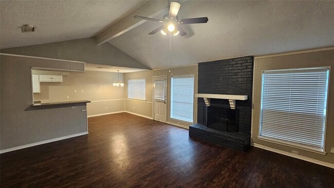 Building Photo - 17219 Seven Pines Dr