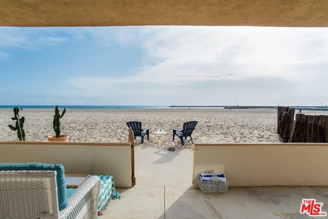 Foto del edificio - 6301 Ocean Front Walk