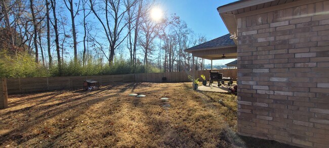 Building Photo - 45 Buena Vis Dr