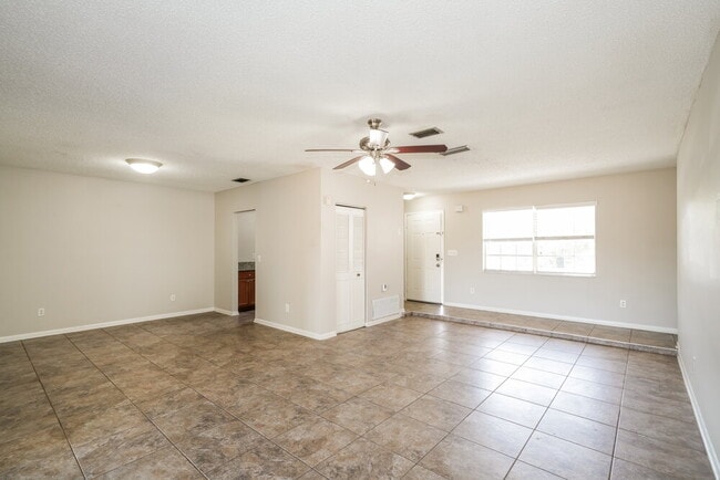 Building Photo - 5105 Chamber Ct