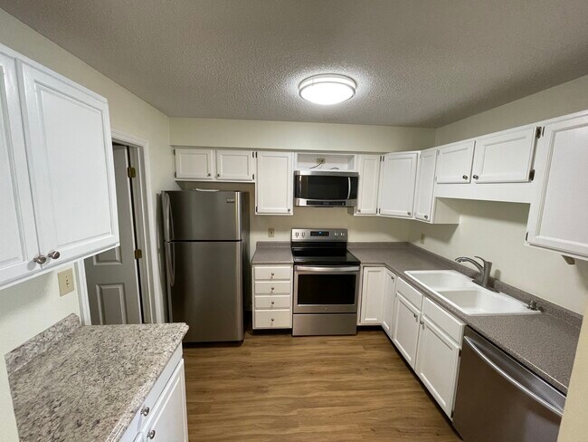 Kitchen - 20 Meadow Ln