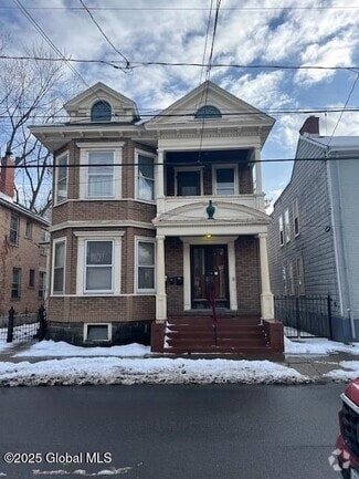 Building Photo - 230 Green St
