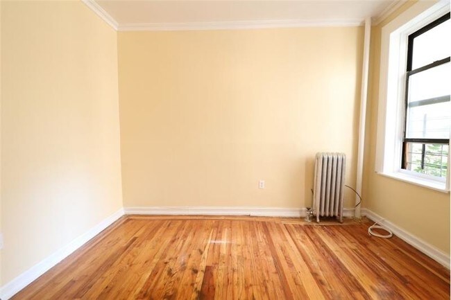Building Photo - 90 Ellwood St