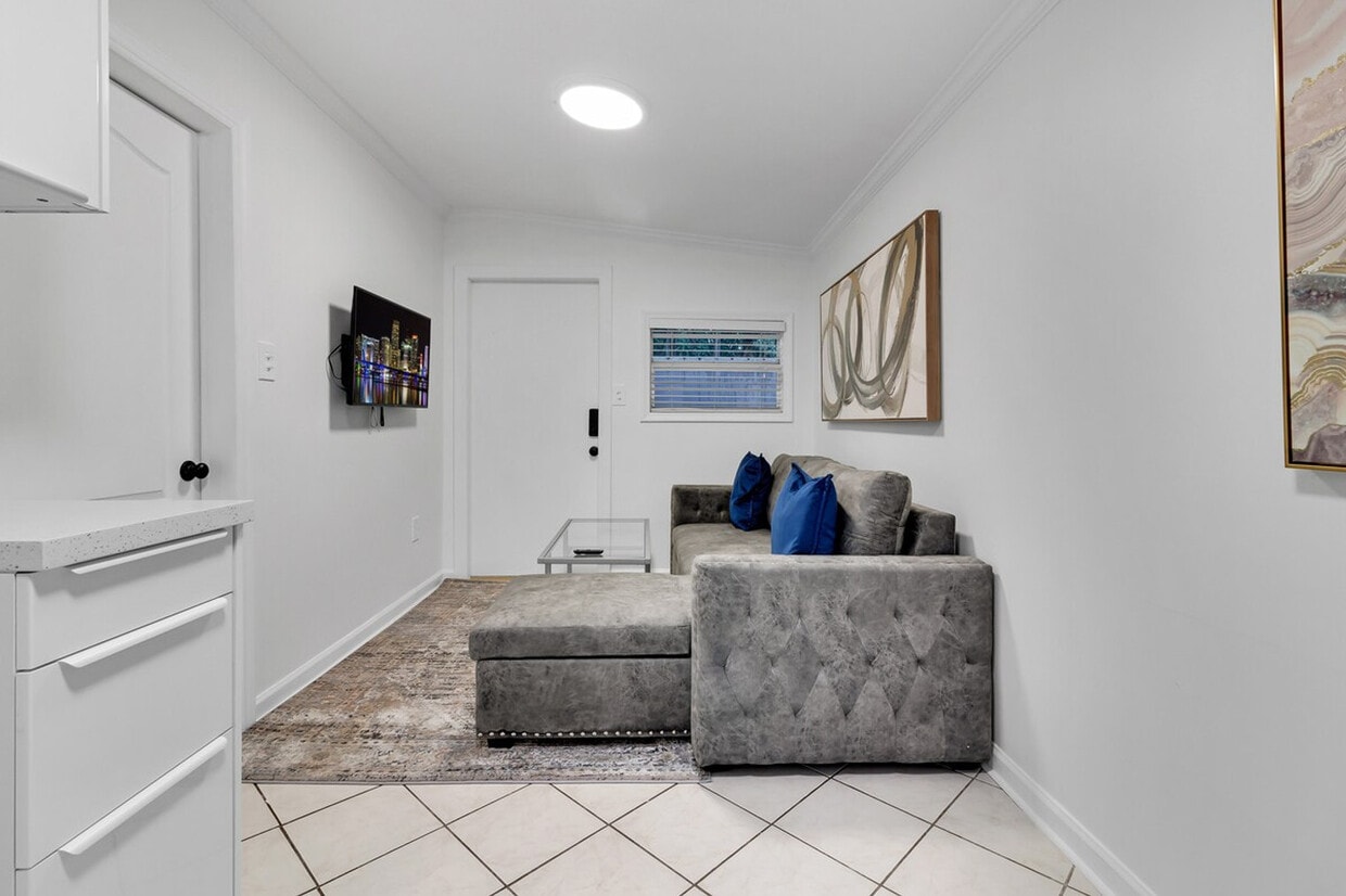 Foto principal - 3130 SW 27th St