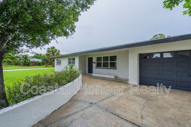 Photo - 4600 Venetian Blvd NE House