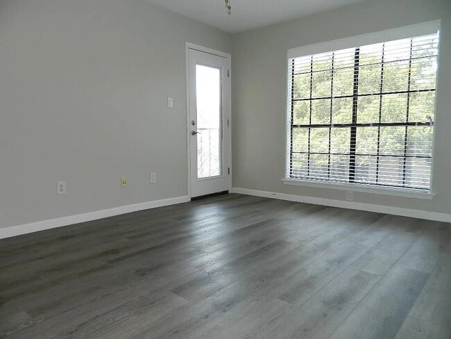 Building Photo - 4159 Steck Ave