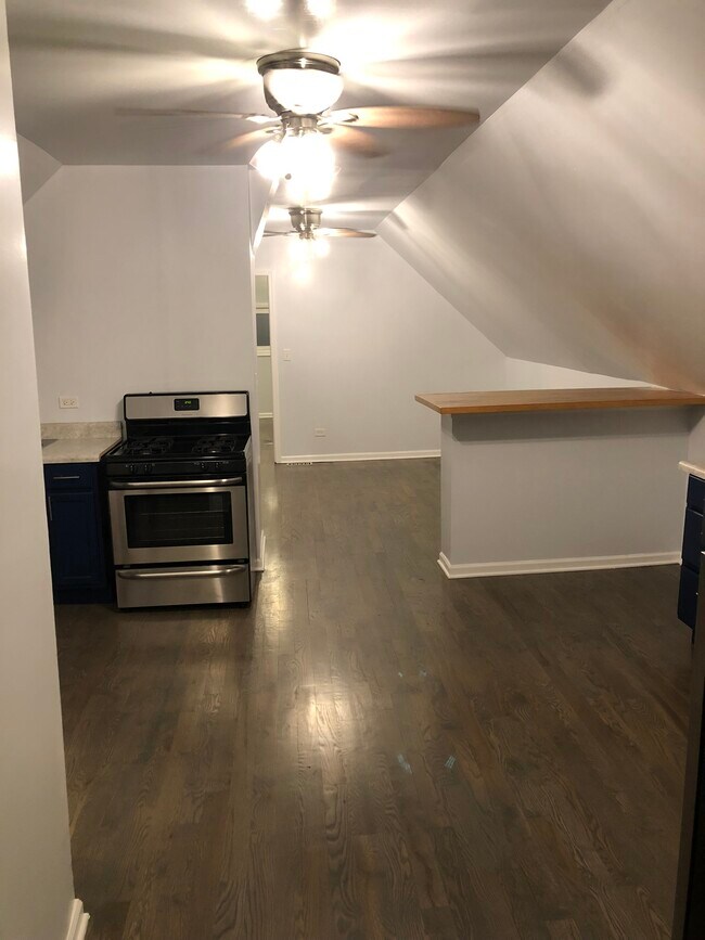 Building Photo - 2535 S Millard Ave