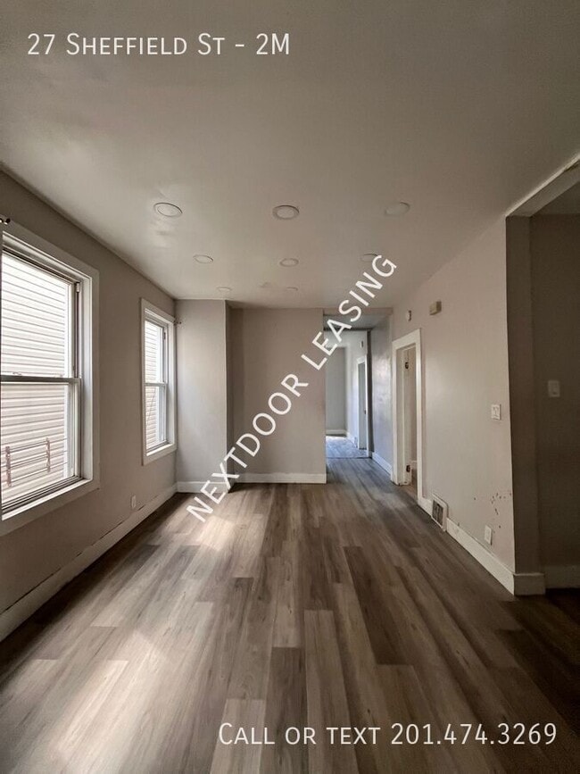 Building Photo - 27 Sheffield St