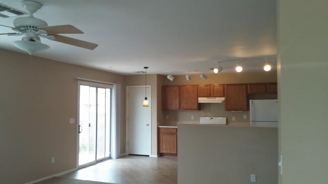 Building Photo - 8478 N Placita De La Manzana