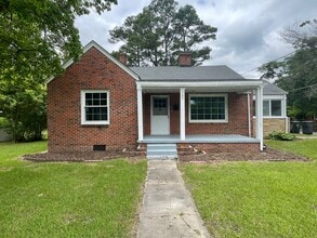 Building Photo - 701 S Andrews Ave