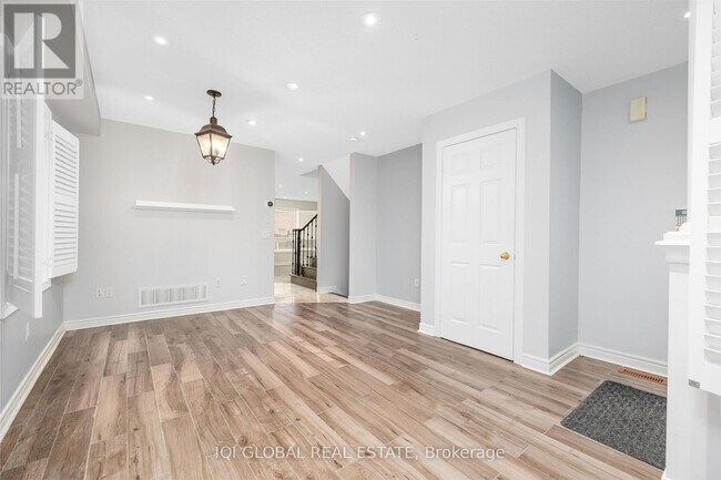 Photo du bâtiment - 72 Park Pl Dr