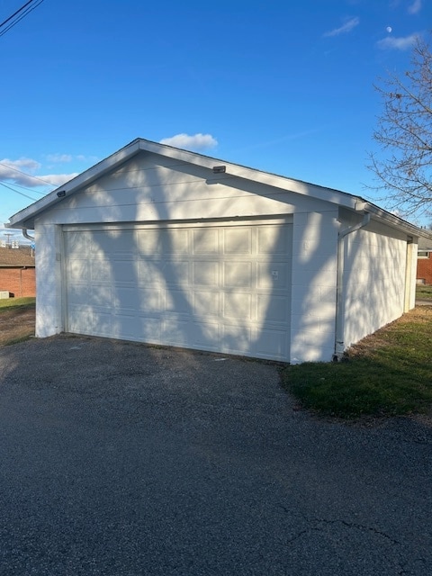 Detached Garage Rear - 606 Division St