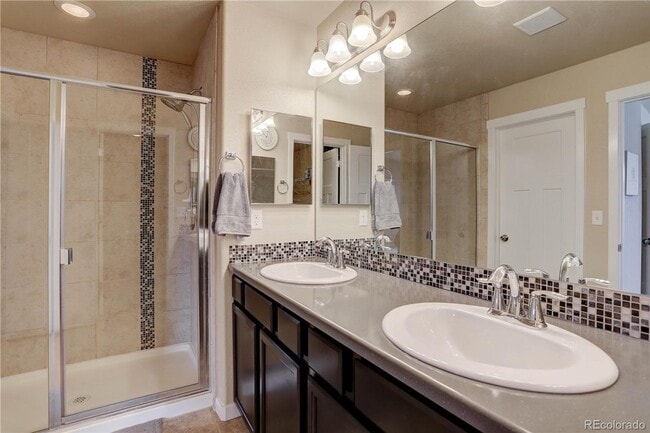 Building Photo - Beautiful 3 Bedroom 3 Bath Home Available for Rent!