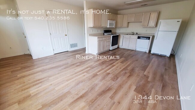 Foto del edificio - 1344 Devon Ln