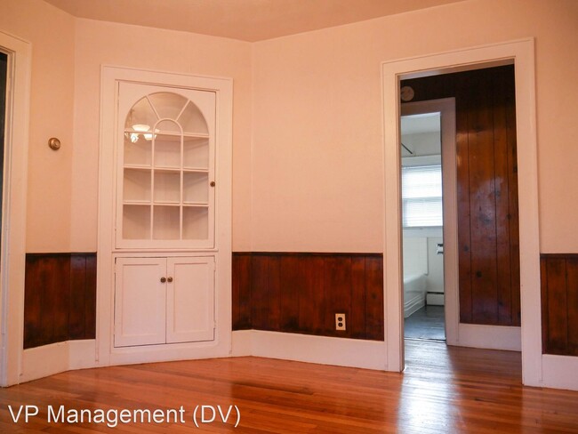 Building Photo - 3 br, 1 bath House - 511 Main St